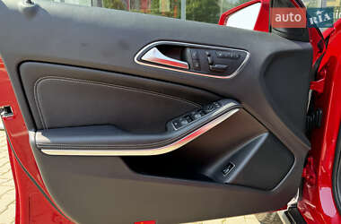Позашляховик / Кросовер Mercedes-Benz GLA-Class 2015 в 