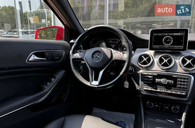 Позашляховик / Кросовер Mercedes-Benz GLA-Class 2015 в 