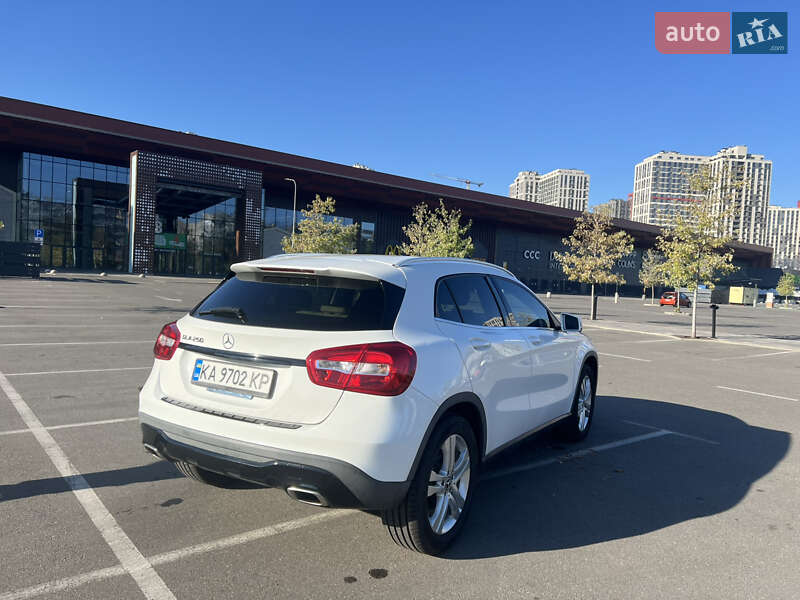 Внедорожник / Кроссовер Mercedes-Benz GLA-Class 2018 в Киеве