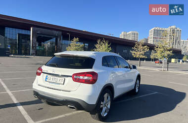Позашляховик / Кросовер Mercedes-Benz GLA-Class 2018 в 