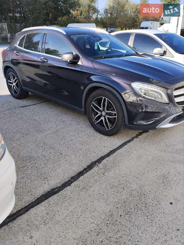 Внедорожник / Кроссовер Mercedes-Benz GLA-Class 2016 в Киеве