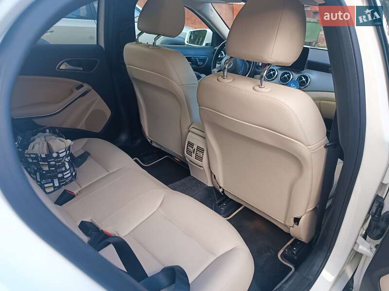 Внедорожник / Кроссовер Mercedes-Benz GLA-Class 2017 в Львове