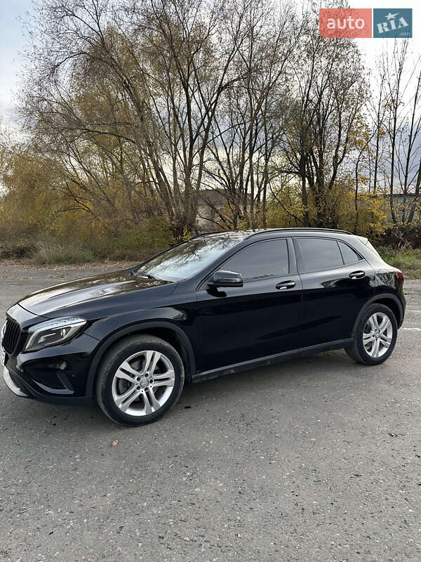 Внедорожник / Кроссовер Mercedes-Benz GLA-Class 2015 в Бориславе