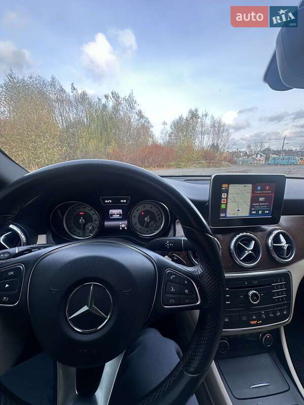 Внедорожник / Кроссовер Mercedes-Benz GLA-Class 2015 в Бориславе