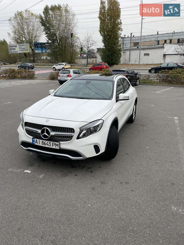 Внедорожник / Кроссовер Mercedes-Benz GLA-Class 2018 в Вышгороде