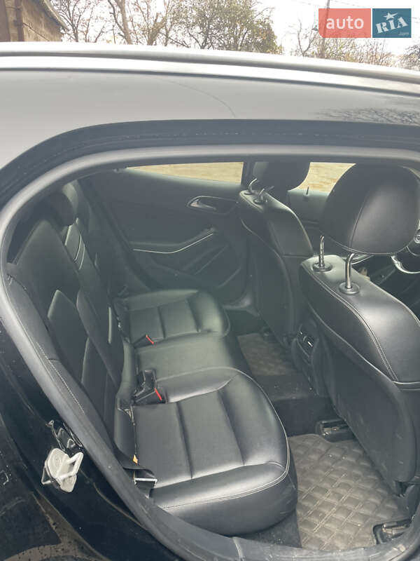 Внедорожник / Кроссовер Mercedes-Benz GLA-Class 2015 в Полтаве