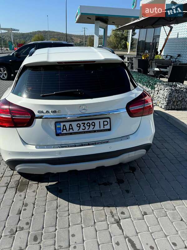 Внедорожник / Кроссовер Mercedes-Benz GLA-Class 2017 в Киеве