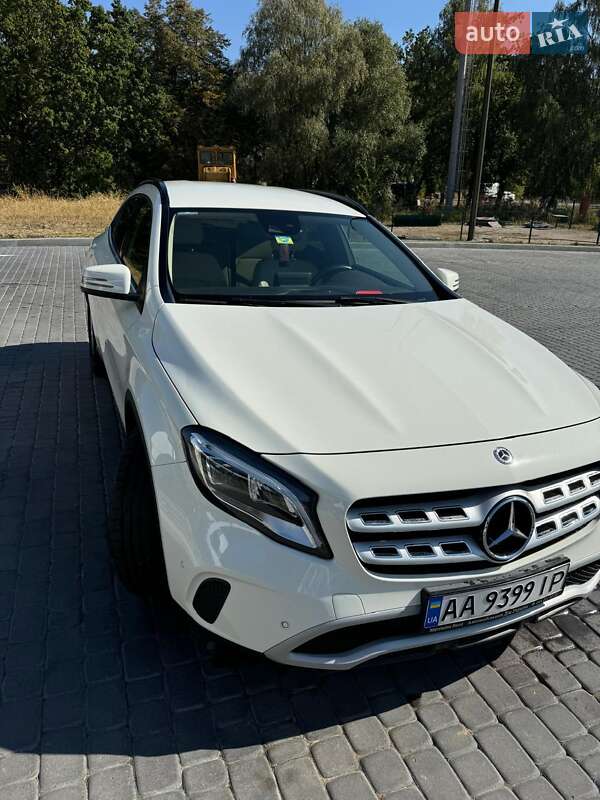 Внедорожник / Кроссовер Mercedes-Benz GLA-Class 2017 в Киеве
