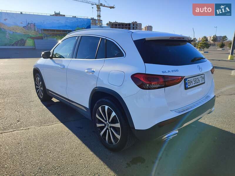 Внедорожник / Кроссовер Mercedes-Benz GLA-Class 2020 в Одессе