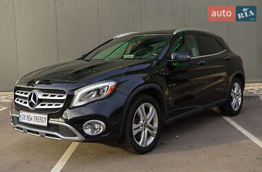 Внедорожник / Кроссовер Mercedes-Benz GLA-Class 2018 в Киеве
