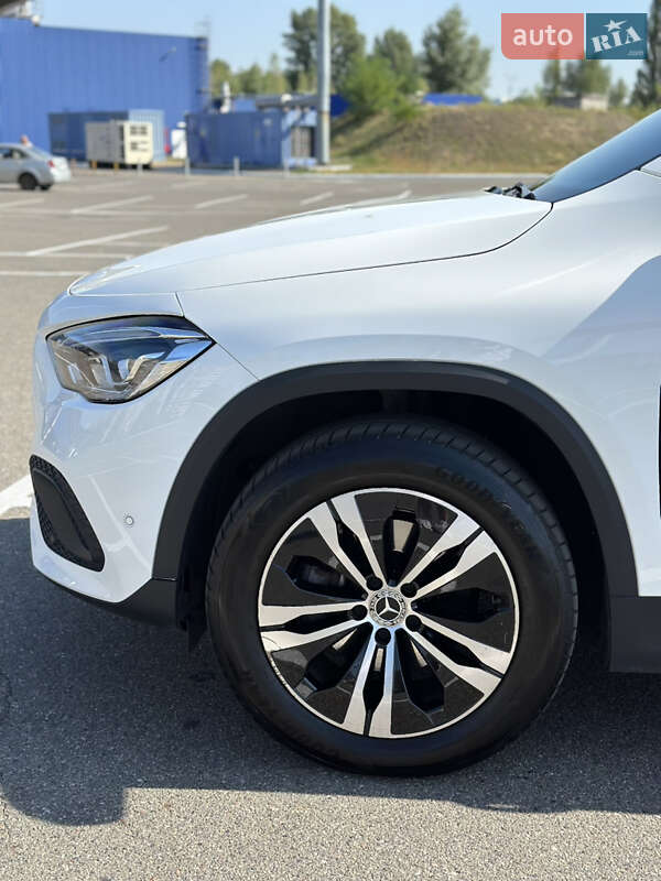 Позашляховик / Кросовер Mercedes-Benz GLA-Class 2021 в Києві