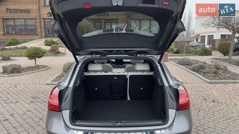 Внедорожник / Кроссовер Mercedes-Benz GLA-Class 2017 в Киеве фото 29 Внедорожник / Кроссовер Mercedes-Benz GLA-Class 2017 в Киеве