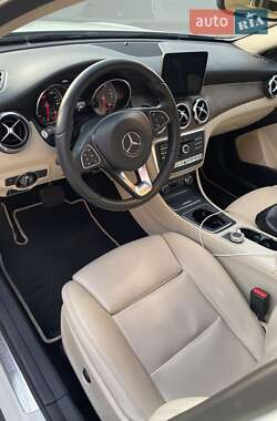 Позашляховик / Кросовер Mercedes-Benz GLA-Class 2017 в 