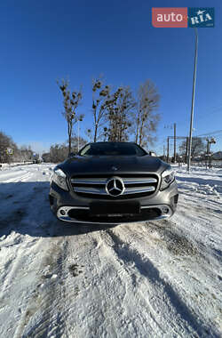 Позашляховик / Кросовер Mercedes-Benz GLA-Class 2015 в 