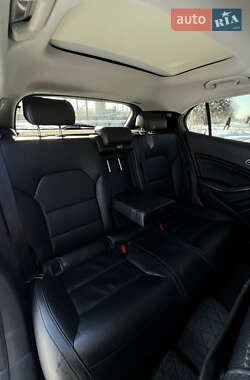 Позашляховик / Кросовер Mercedes-Benz GLA-Class 2015 в 