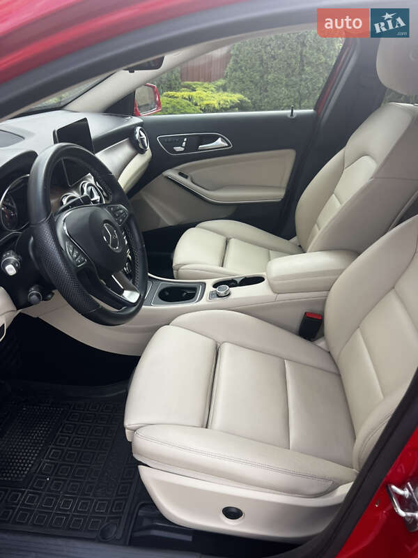 Внедорожник / Кроссовер Mercedes-Benz GLA-Class 2018 в Хмельницком