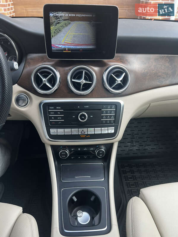 Внедорожник / Кроссовер Mercedes-Benz GLA-Class 2018 в Хмельницком