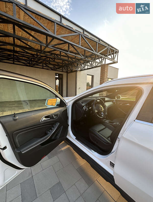 Внедорожник / Кроссовер Mercedes-Benz GLA-Class 2019 в Днепре