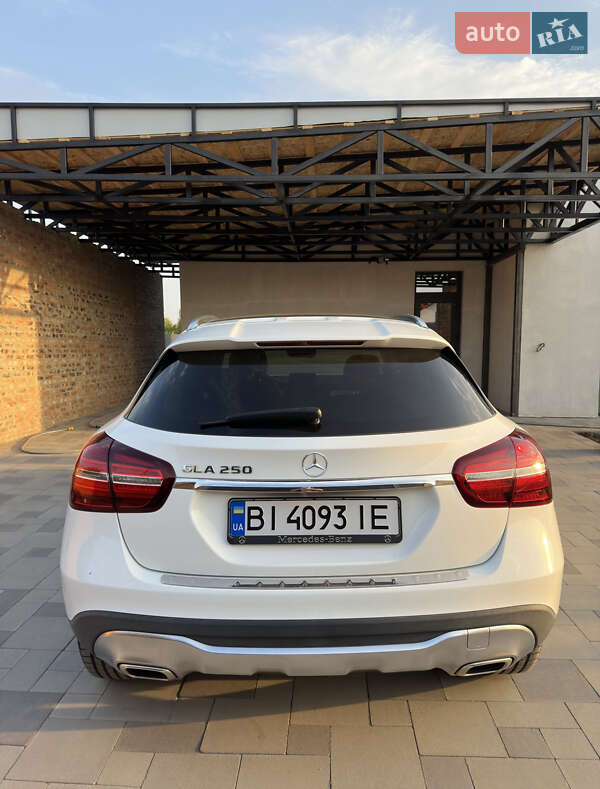 Внедорожник / Кроссовер Mercedes-Benz GLA-Class 2019 в Днепре