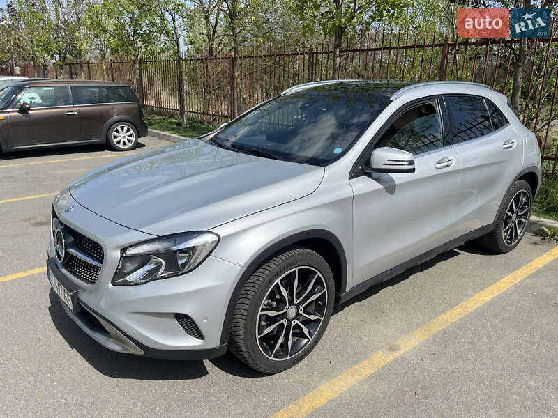 Mercedes-Benz GLA-Class 2015