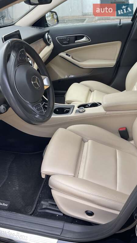 Позашляховик / Кросовер Mercedes-Benz GLA-Class 2016 в Києві