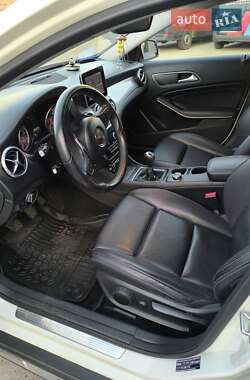 Внедорожник / Кроссовер Mercedes-Benz GLA-Class 2016 в 