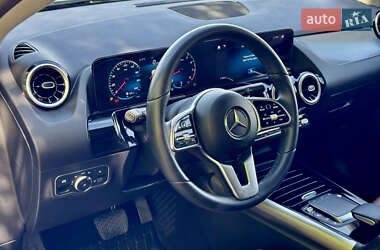 Внедорожник / Кроссовер Mercedes-Benz GLA-Class 2021 в 