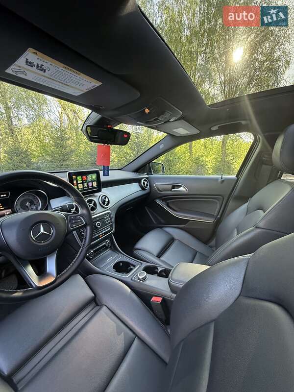 Внедорожник / Кроссовер Mercedes-Benz GLA-Class 2016 в Киеве