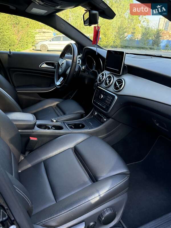 Внедорожник / Кроссовер Mercedes-Benz GLA-Class 2016 в Киеве