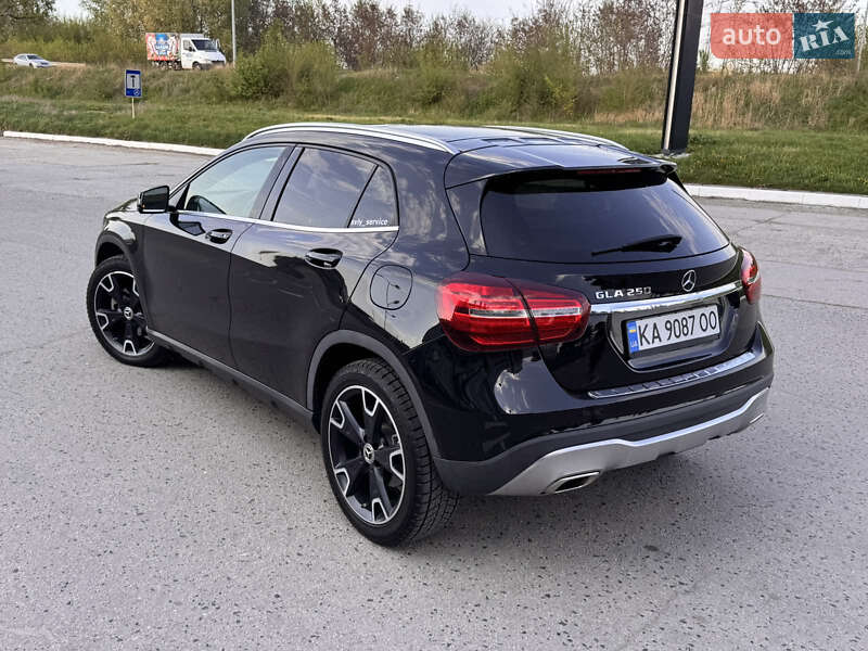 Внедорожник / Кроссовер Mercedes-Benz GLA-Class 2018 в Харькове