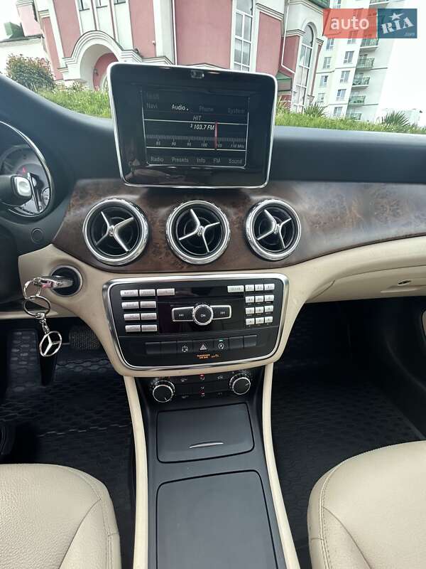Позашляховик / Кросовер Mercedes-Benz GLA-Class 2015 в Рівному