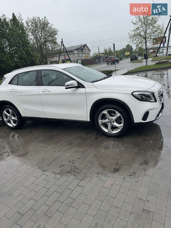 Внедорожник / Кроссовер Mercedes-Benz GLA-Class 2018 в Киеве