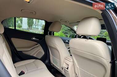 Позашляховик / Кросовер Mercedes-Benz GLA-Class 2017 в 