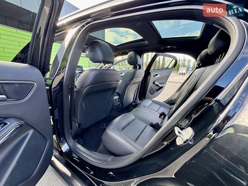 Позашляховик / Кросовер Mercedes-Benz GLA-Class 2016 в Києві