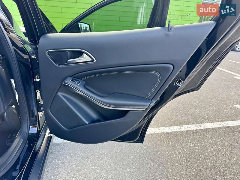 Позашляховик / Кросовер Mercedes-Benz GLA-Class 2016 в Києві