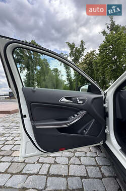 Позашляховик / Кросовер Mercedes-Benz GLA-Class 2016 в 