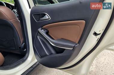 Внедорожник / Кроссовер Mercedes-Benz GLA-Class 2014 в 