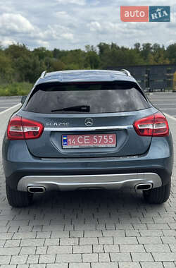 Позашляховик / Кросовер Mercedes-Benz GLA-Class 2015 в 