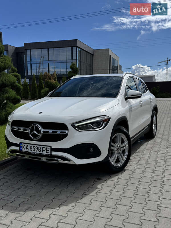 Mercedes-Benz GLA-Class 2021