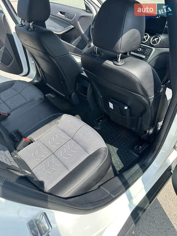 Позашляховик / Кросовер Mercedes-Benz GLA-Class 2019 в Кропивницькому