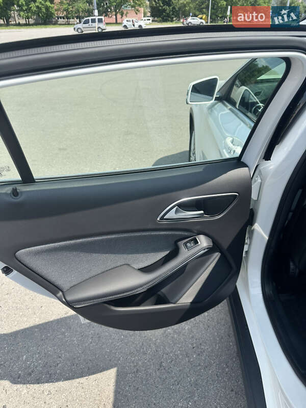 Позашляховик / Кросовер Mercedes-Benz GLA-Class 2019 в Кропивницькому