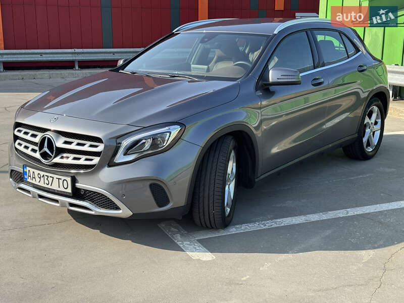 Внедорожник / Кроссовер Mercedes-Benz GLA-Class 2018 в Киеве