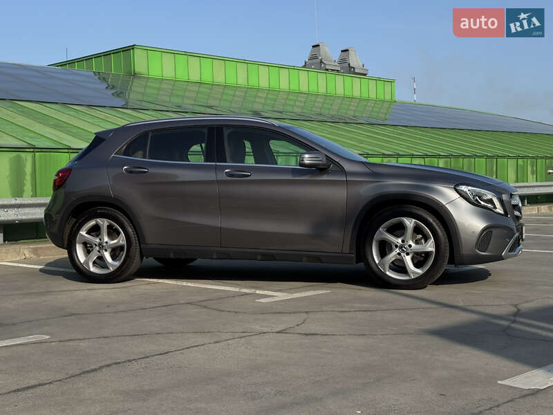 Внедорожник / Кроссовер Mercedes-Benz GLA-Class 2018 в Киеве