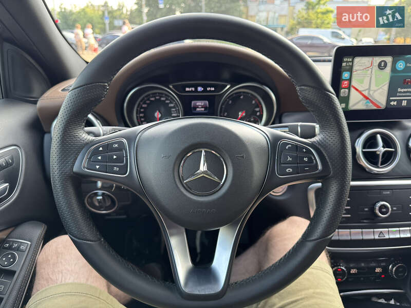 Внедорожник / Кроссовер Mercedes-Benz GLA-Class 2018 в Киеве
