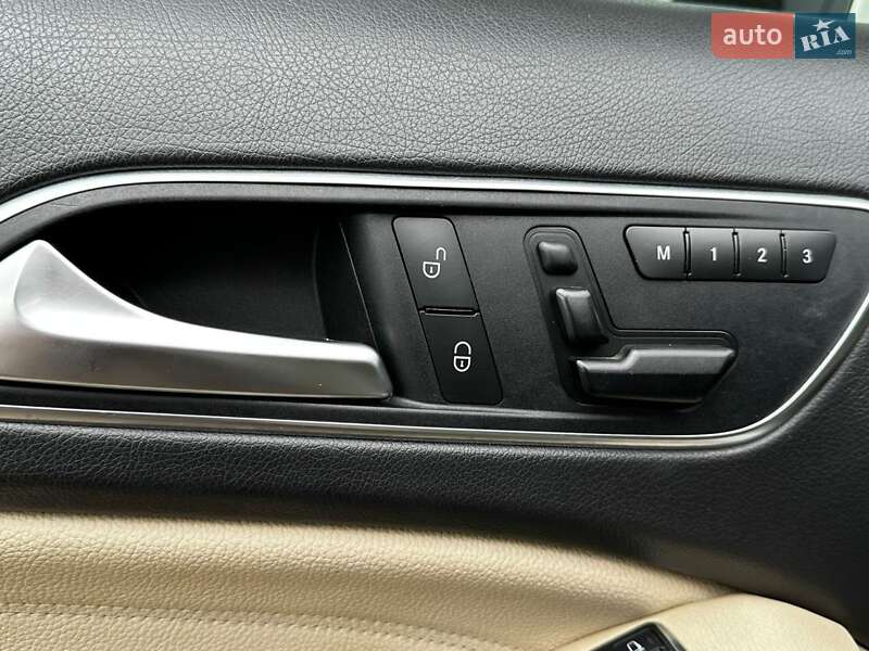 Внедорожник / Кроссовер Mercedes-Benz GLA-Class 2015 в Ровно