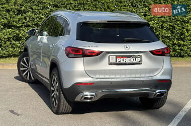 Внедорожник / Кроссовер Mercedes-Benz GLA-Class 2020 в 