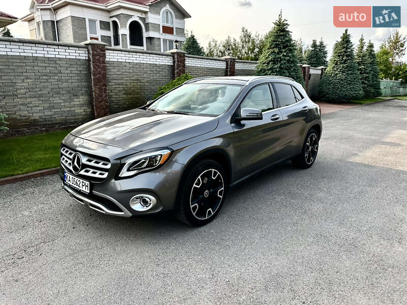 Внедорожник / Кроссовер Mercedes-Benz GLA-Class 2019 в Киеве