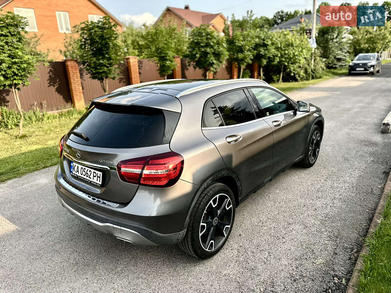 Внедорожник / Кроссовер Mercedes-Benz GLA-Class 2019 в Киеве
