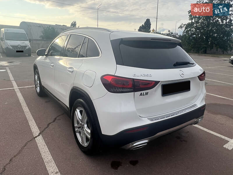 Внедорожник / Кроссовер Mercedes-Benz GLA-Class 2020 в Киеве