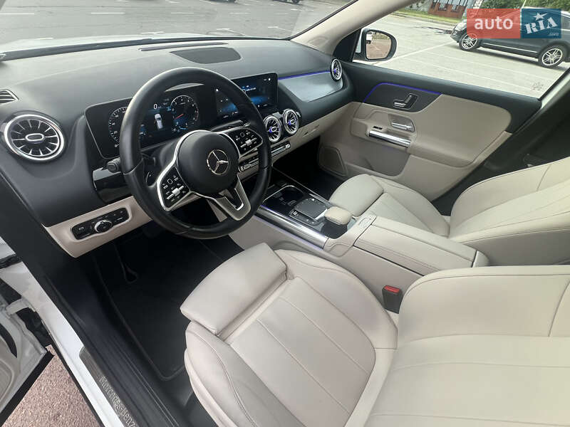Внедорожник / Кроссовер Mercedes-Benz GLA-Class 2020 в Киеве